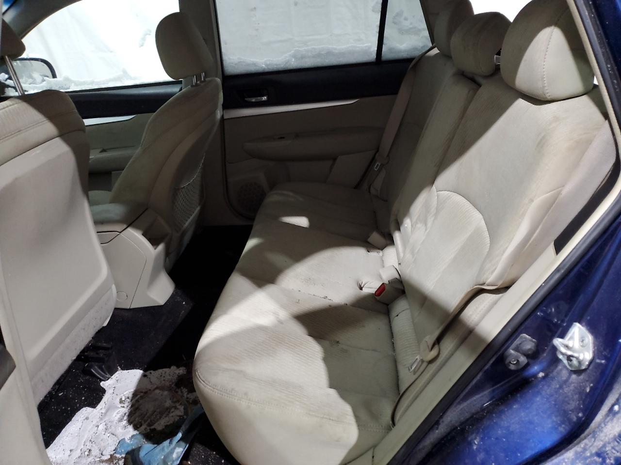 2010 Subaru Outback - Image 11