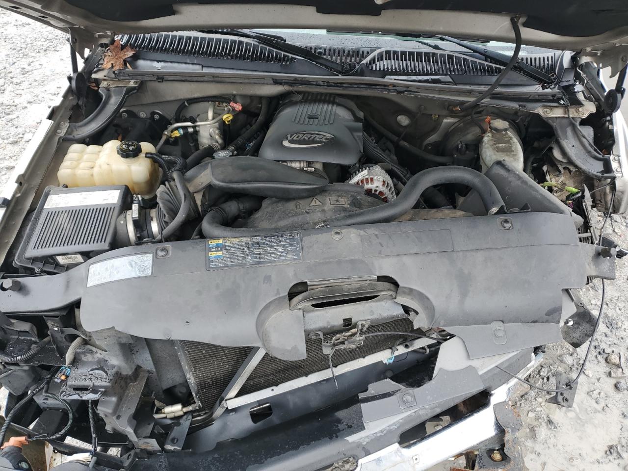 2004 Chevrolet Silverado - Image 13