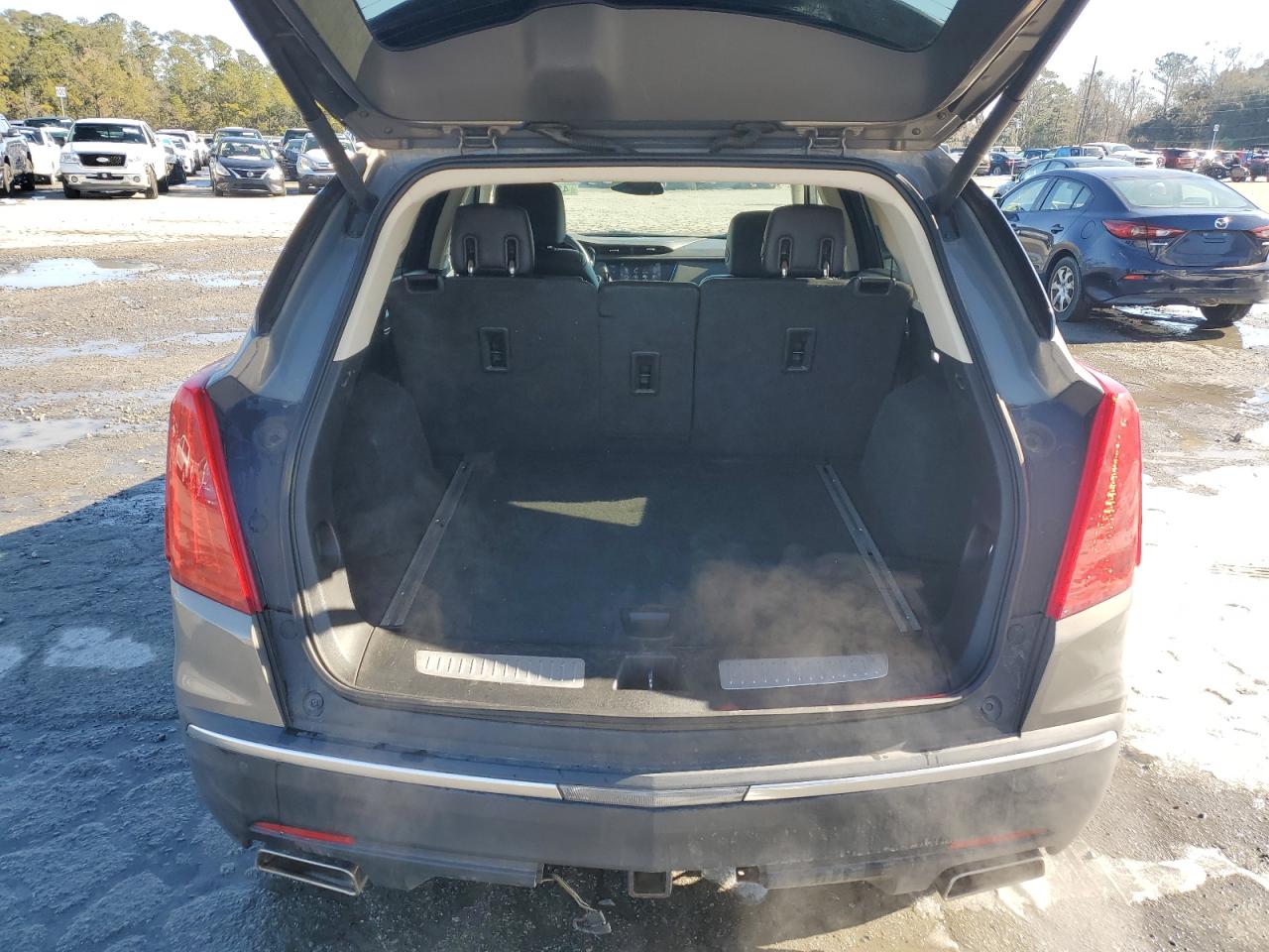 2017 Cadillac XT5 - Image 6