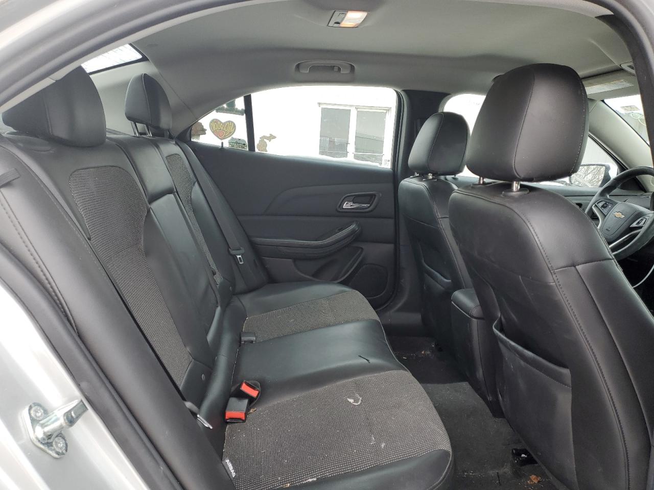2016 Chevrolet Malibu - Image 10