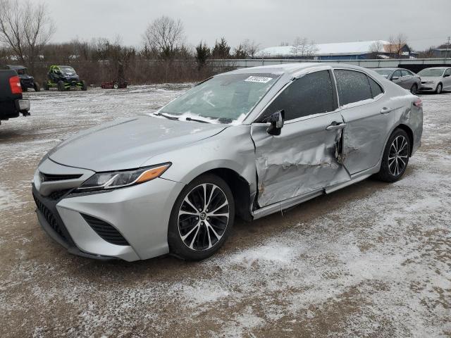  TOYOTA CAMRY 2018 Srebrny