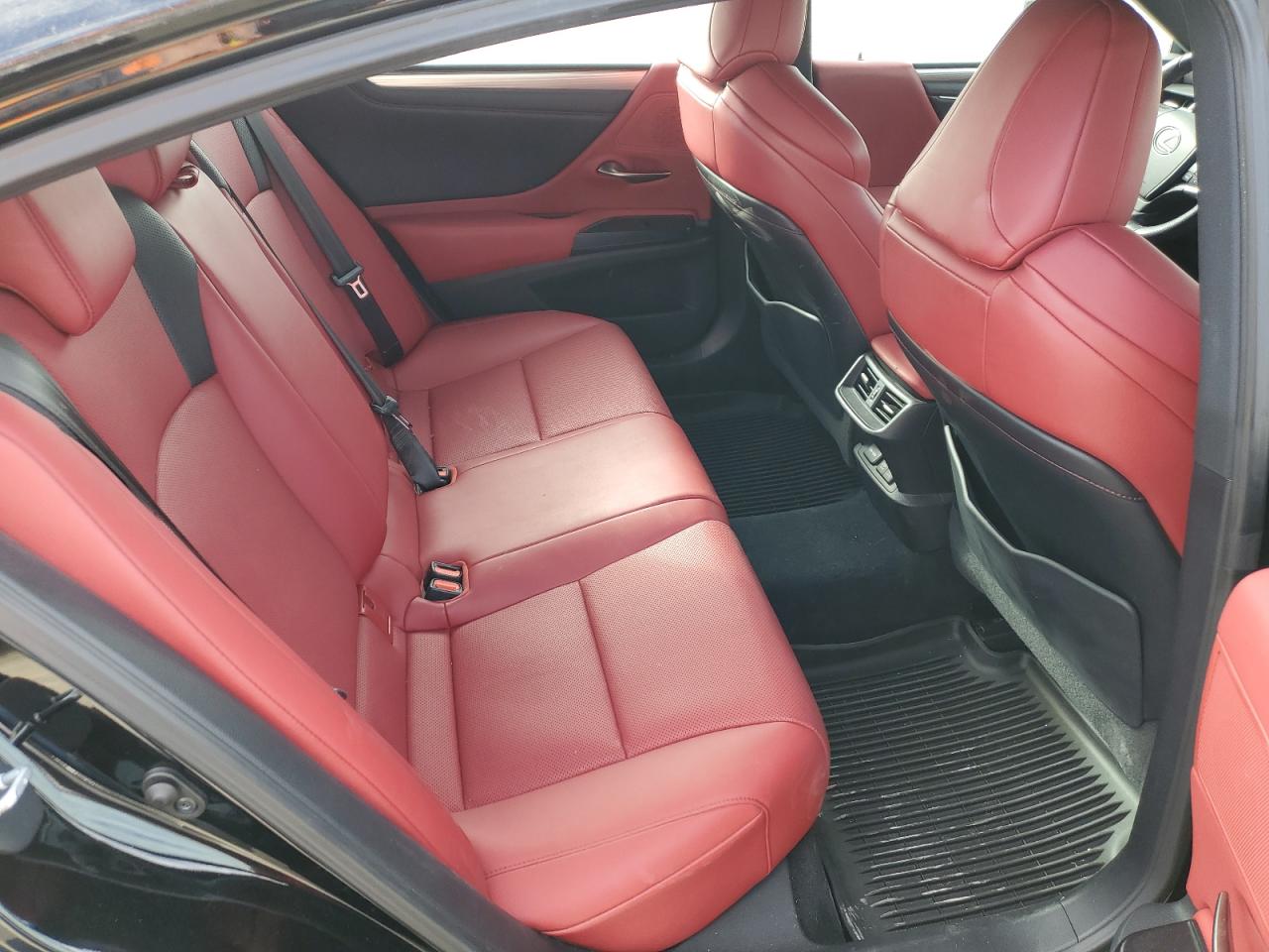2020 Lexus ES - Image 10