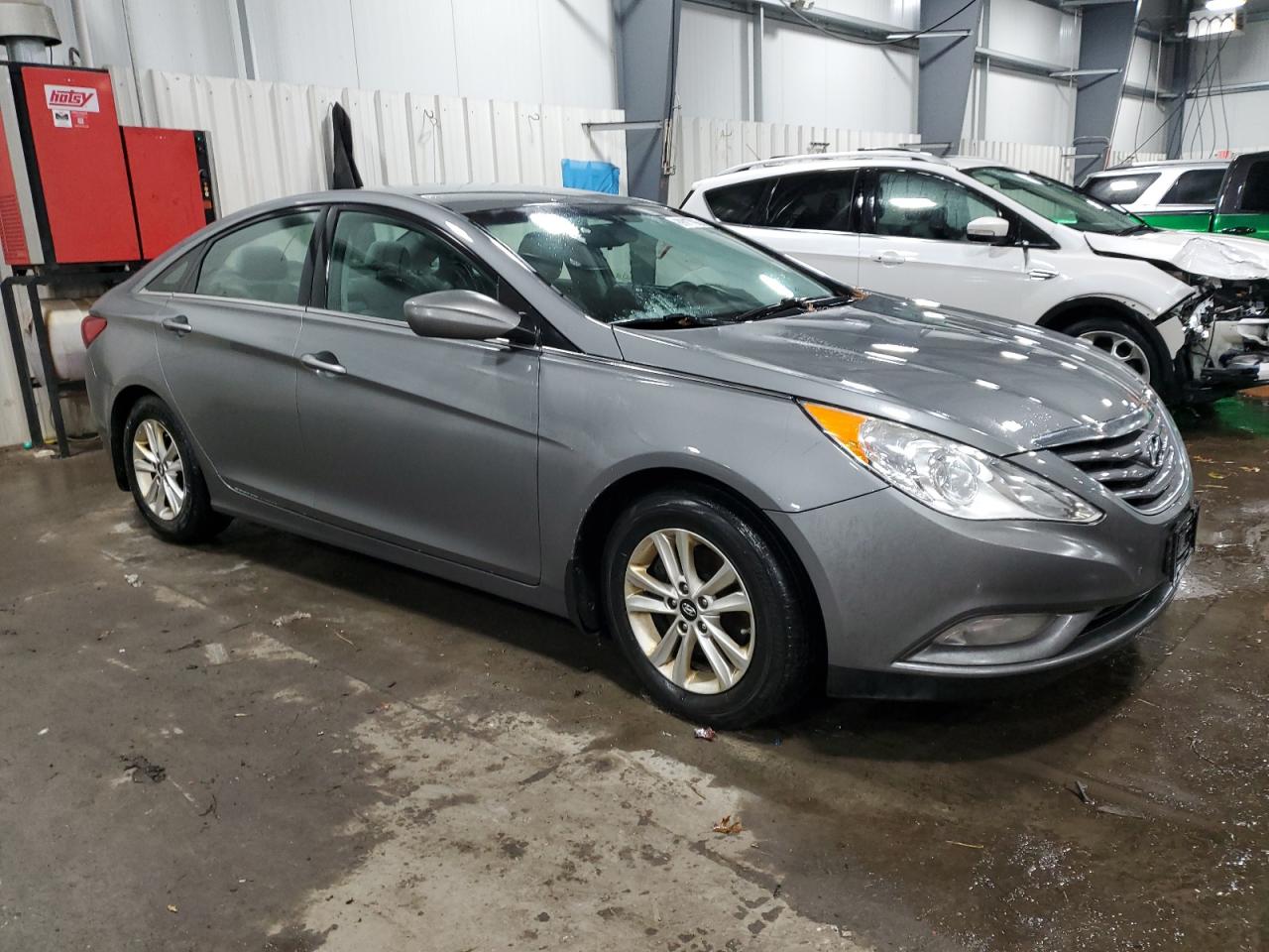 2013 Hyundai Sonata - Image 4