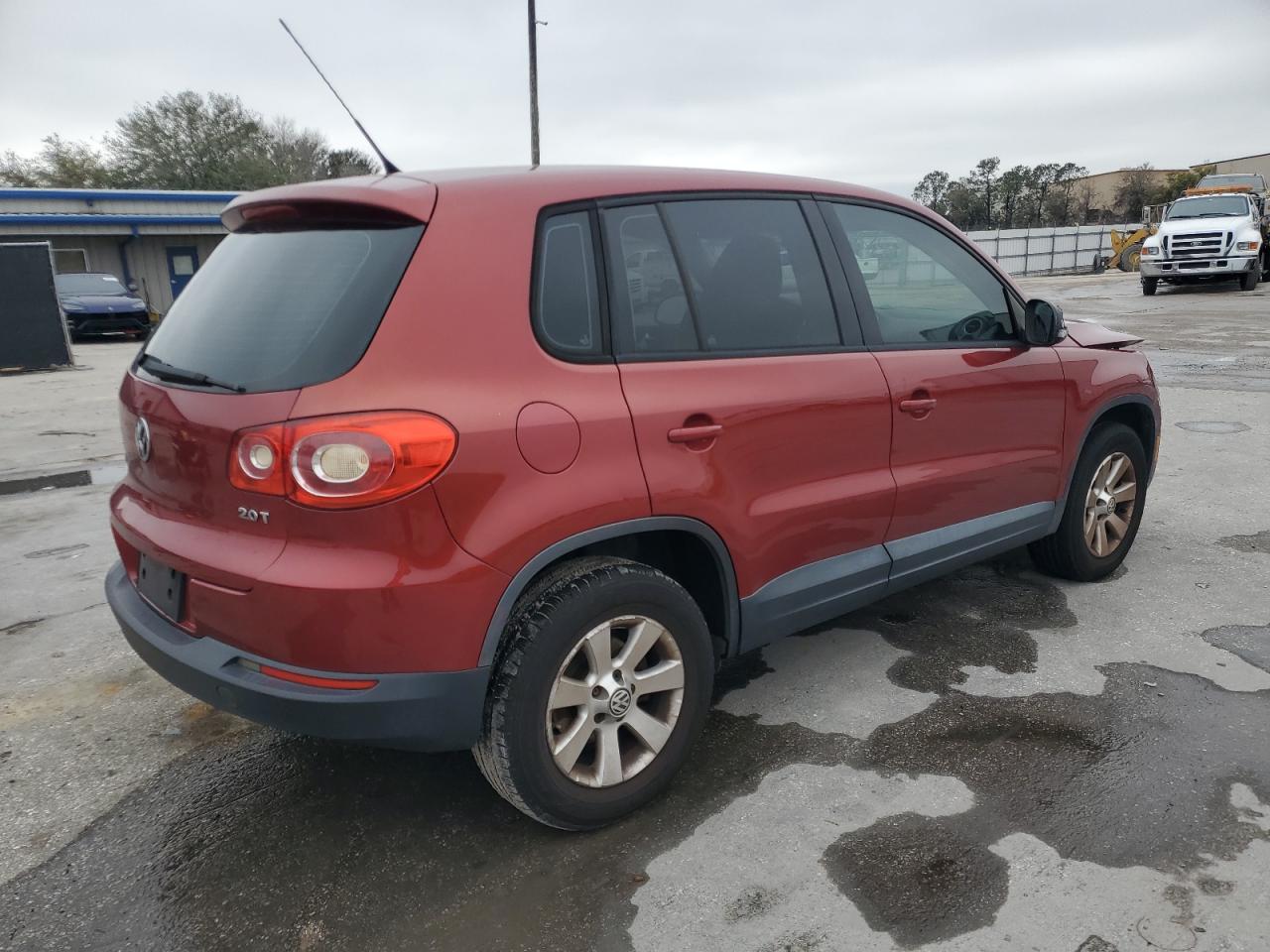 2009 Volkswagen Tiguan - Image 3
