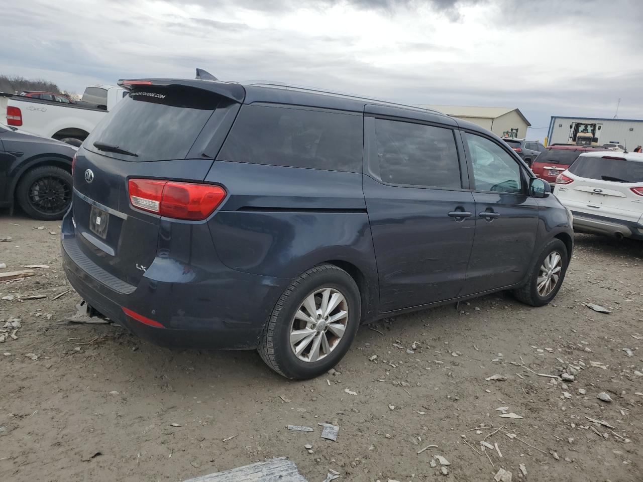 2015 Kia Sedona - Image 3