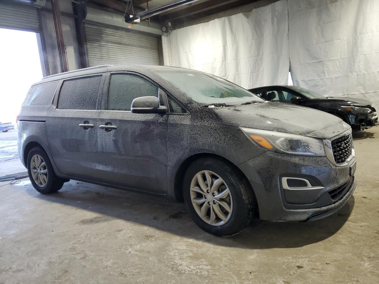 2021 Kia Sedona - Image 4
