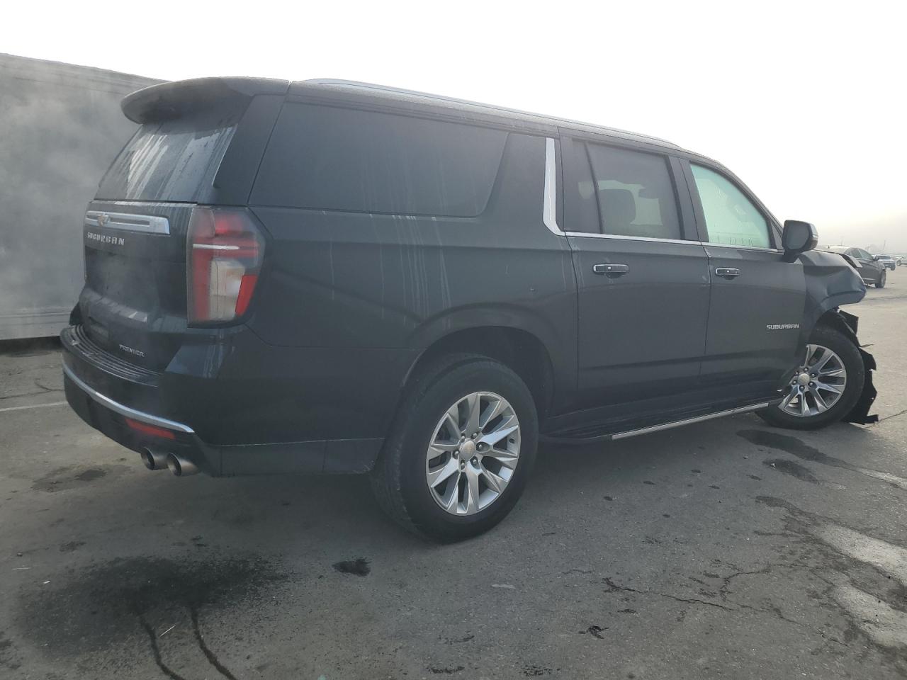 2023 Chevrolet Suburban - Image 3