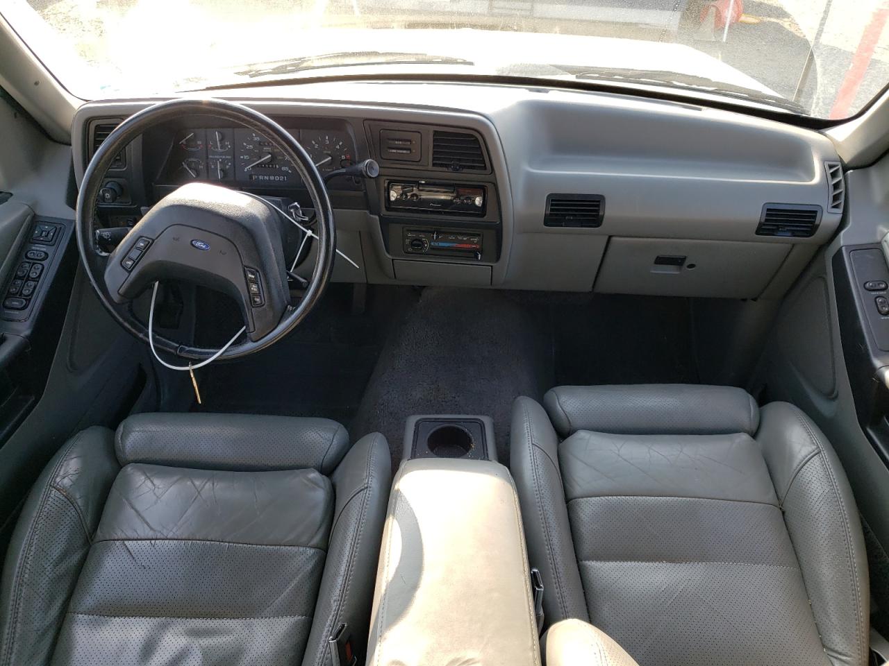 1992 Ford Explorer - Image 8