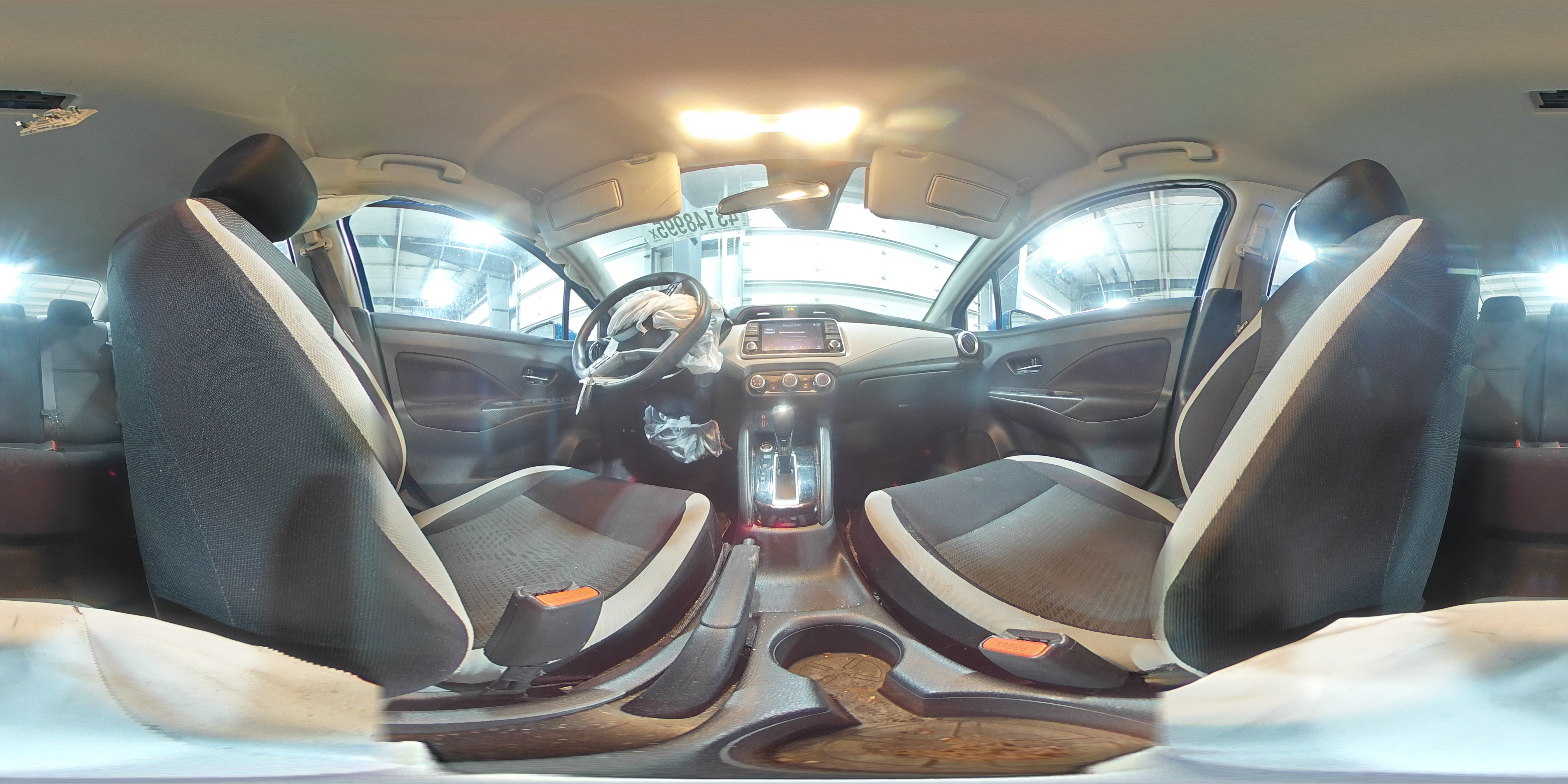 2021 Nissan Versa - Image 15