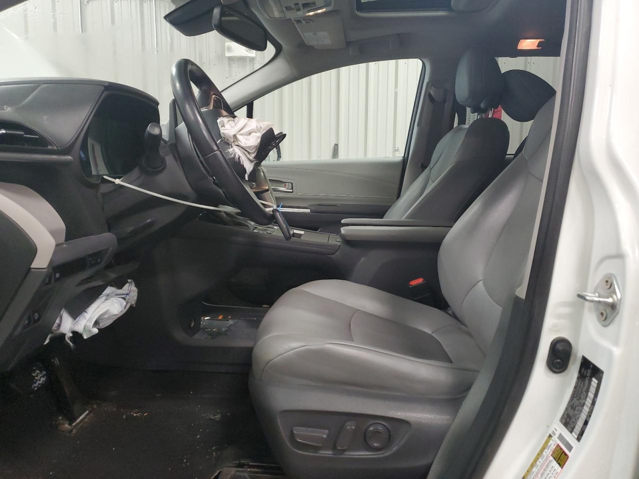 2021 Toyota Sienna - Image 7