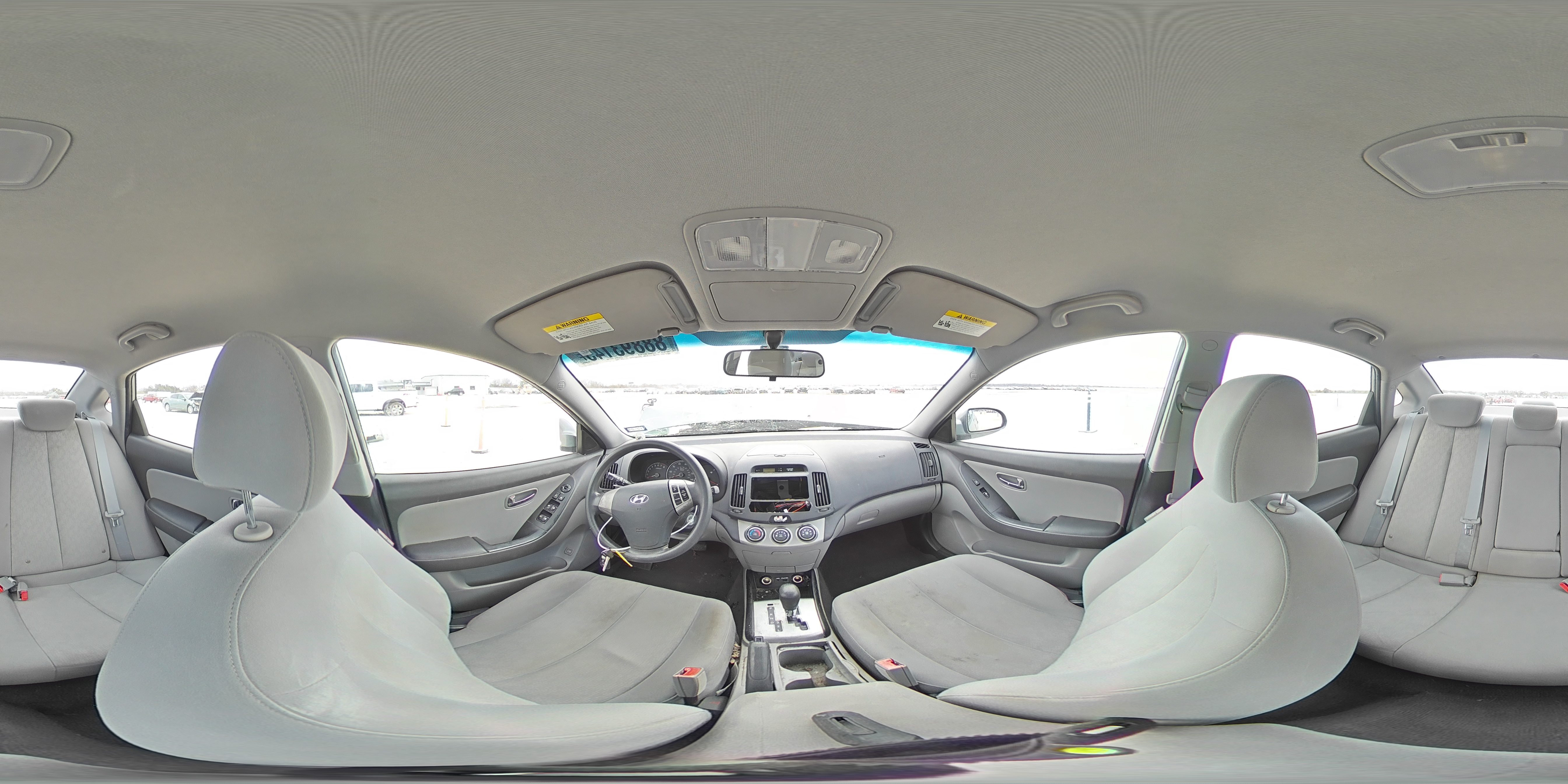 2010 Hyundai Elantra - Image 12