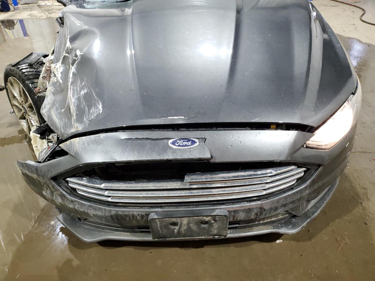 2017 Ford Fusion - Image 12