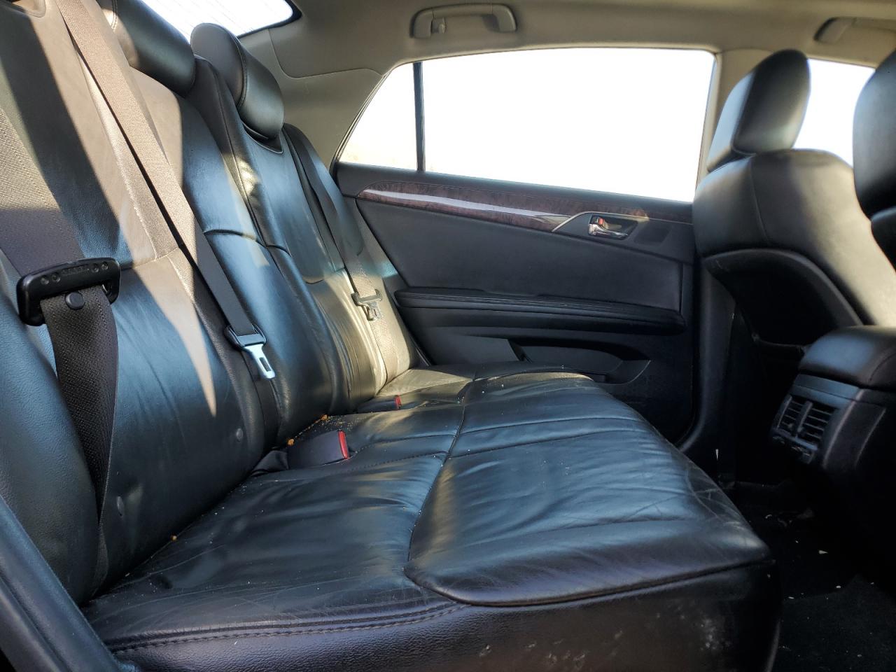 2012 Toyota Avalon - Image 10