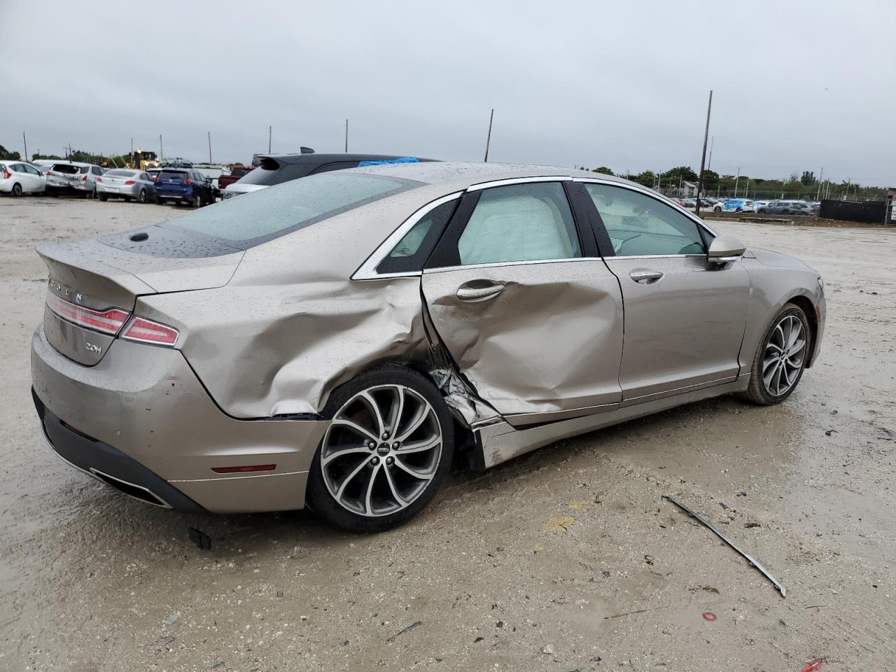 2019 Lincoln MKZ - Image 3