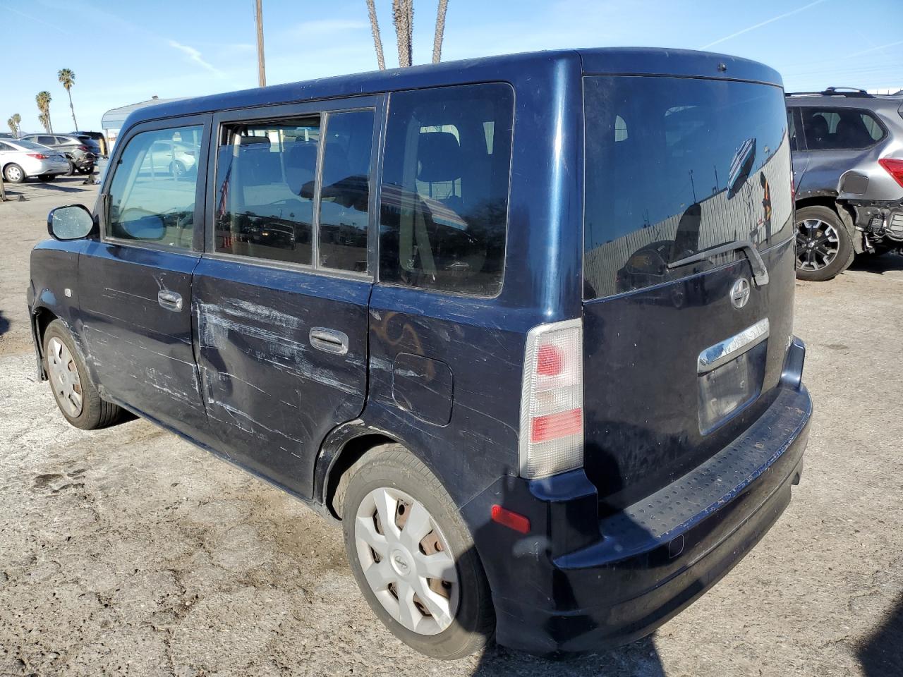 2005 Scion xB - Image 2