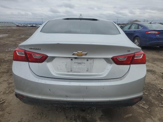 Sedans CHEVROLET MALIBU 2017 Srebrny