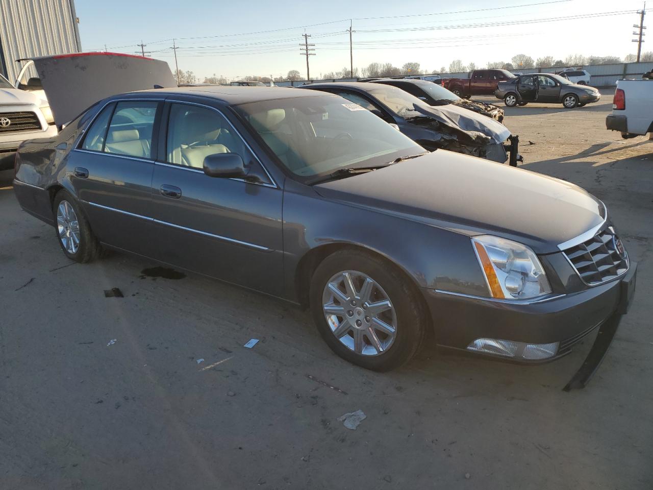 2011 Cadillac DTS - Image 4