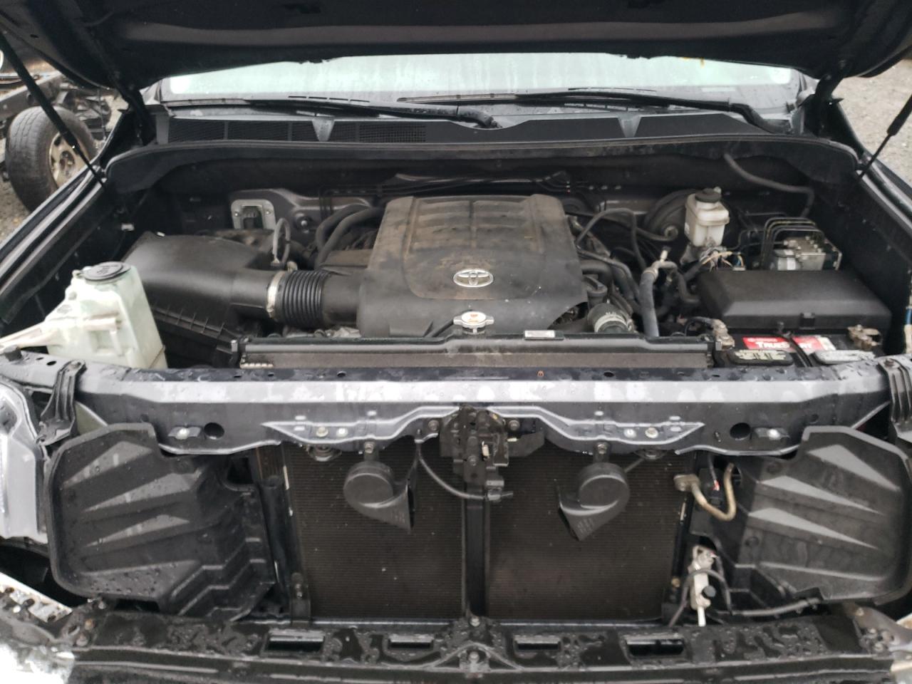 2019 Toyota Tundra - Image 11