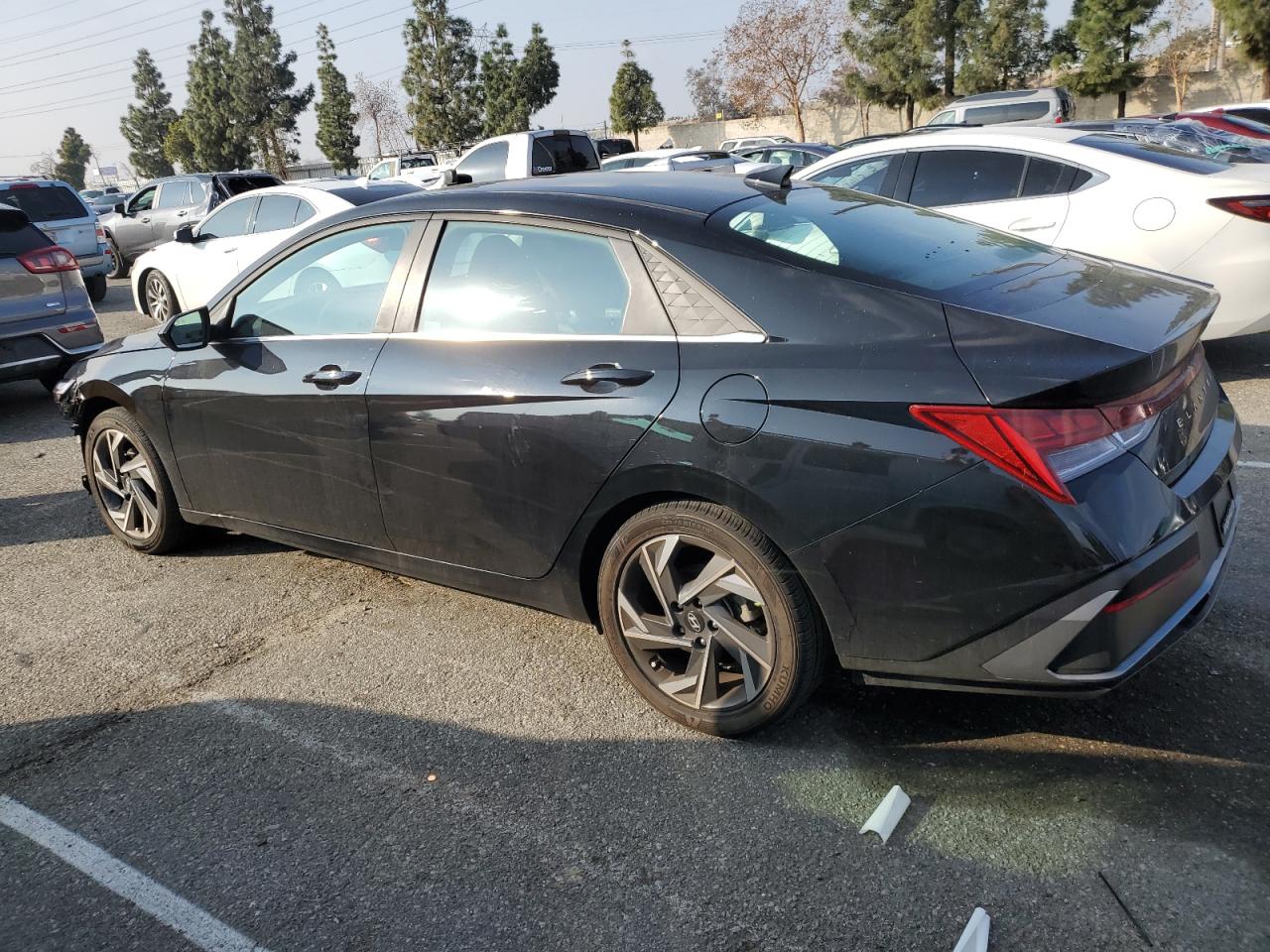 2024 Hyundai Elantra - Image 2