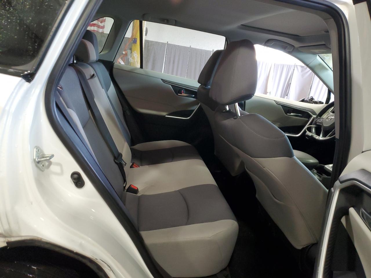 2019 Toyota RAV 4 - Image 11