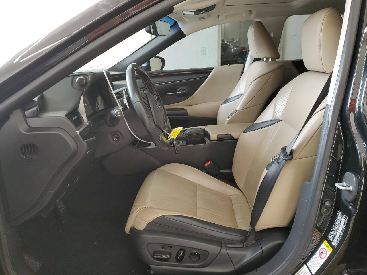 2019 Lexus ES - Image 7