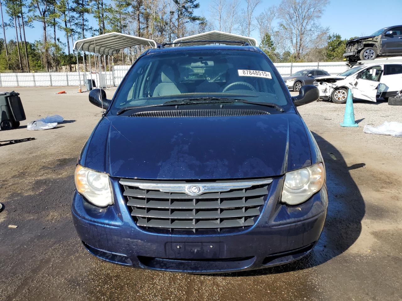 2005 Chrysler Town & Country - Image 5