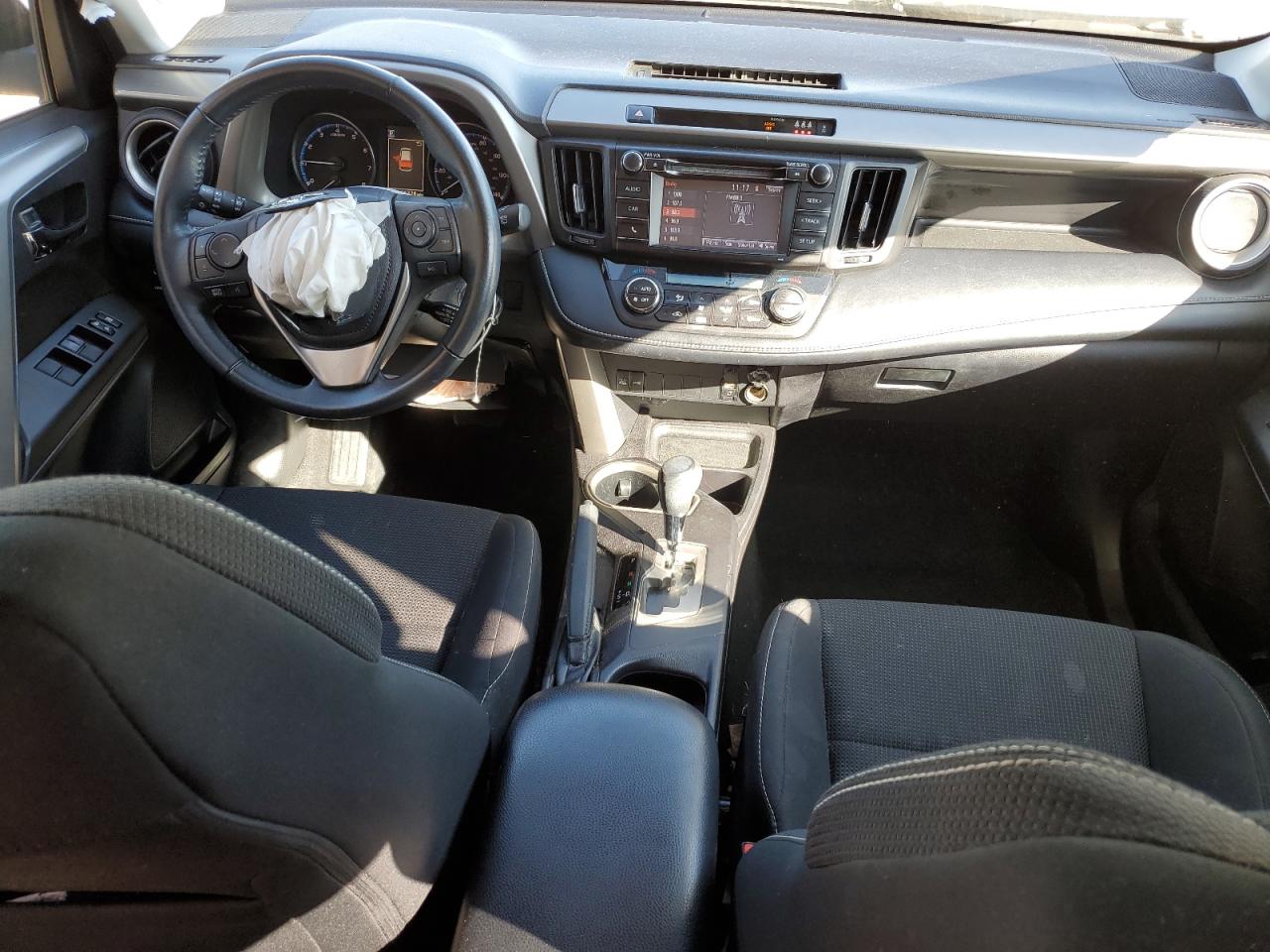 2018 Toyota RAV 4 - Image 8