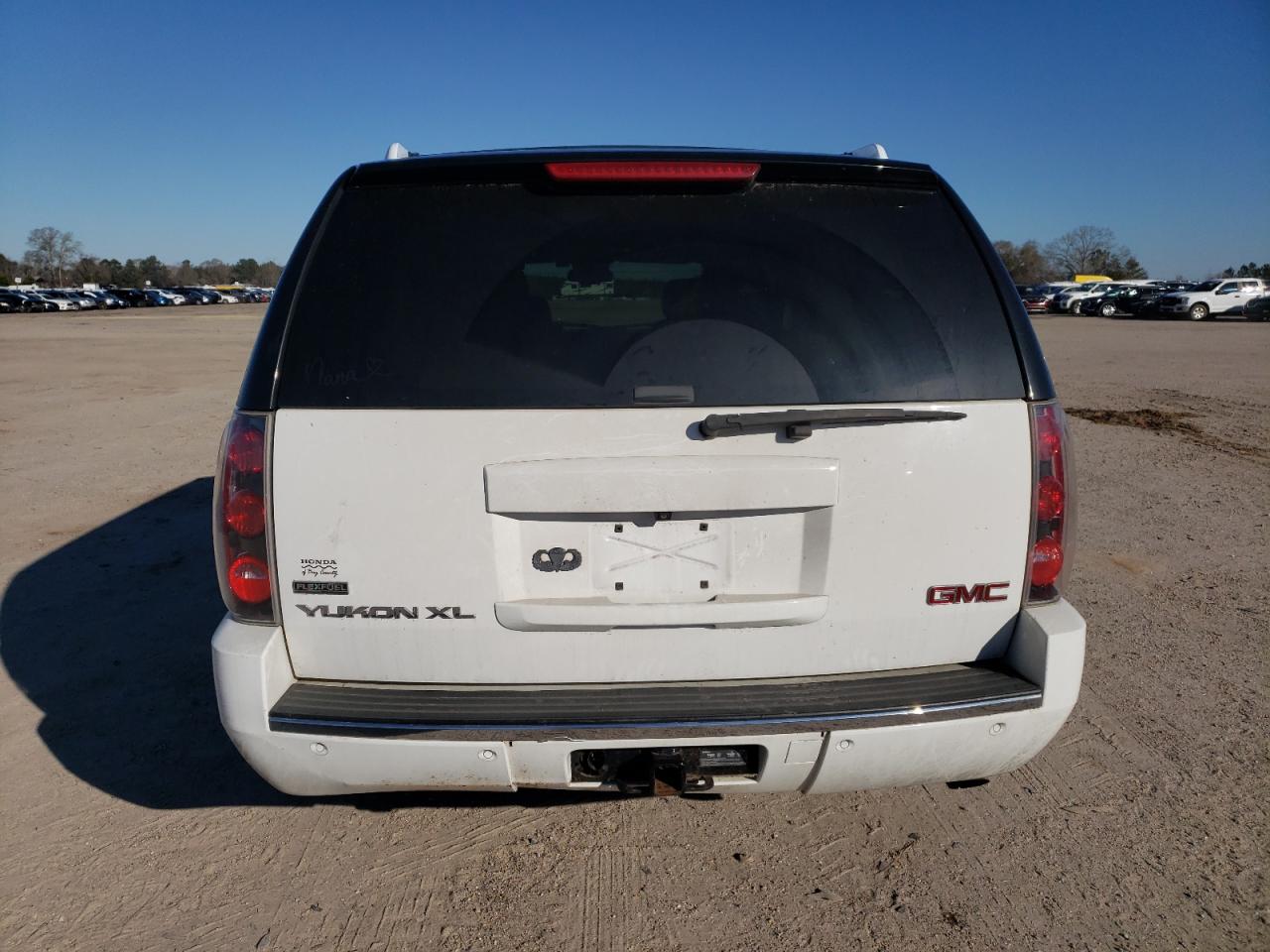 2012 GMC Yukon - Image 6