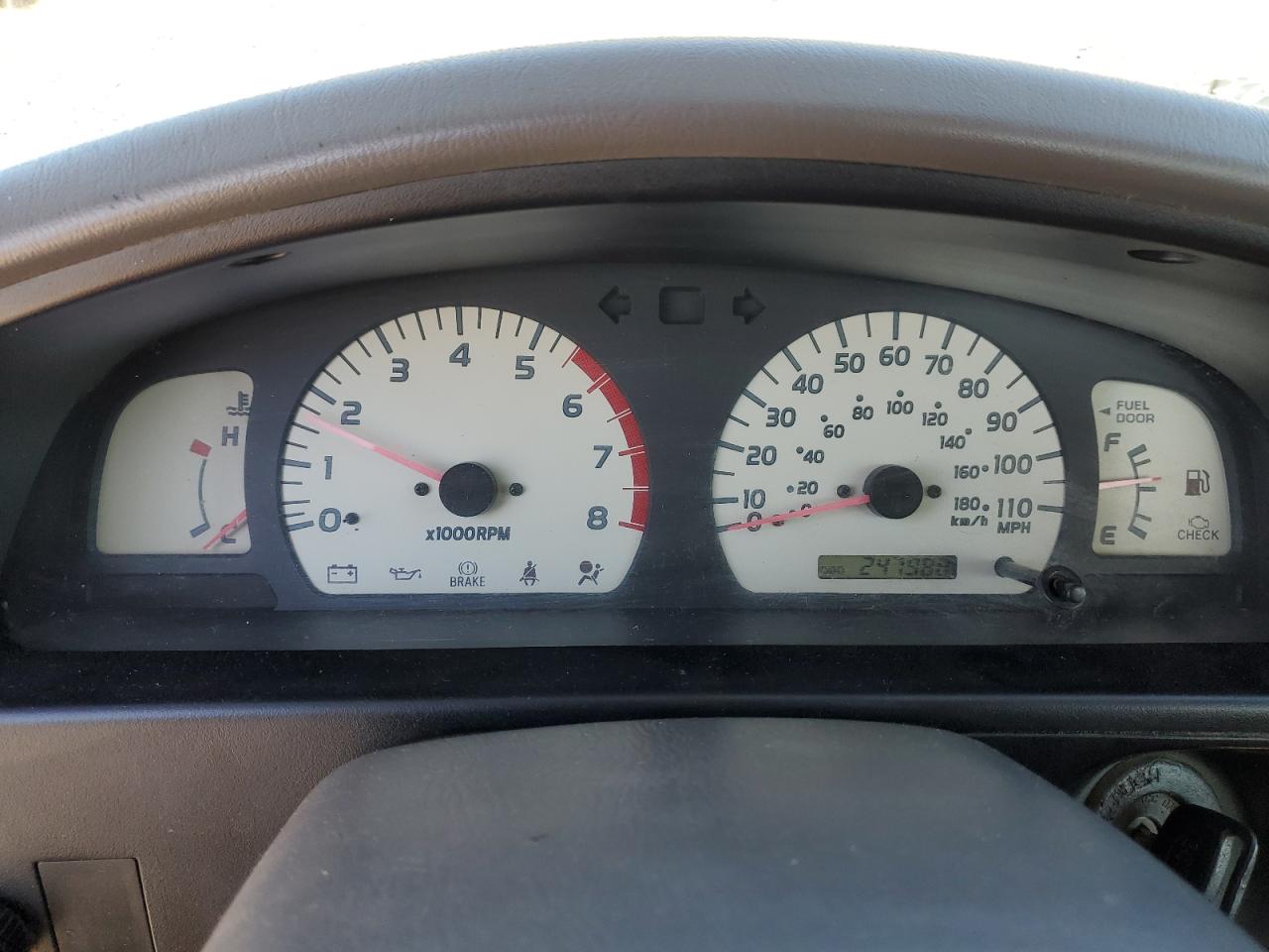2004 Toyota Tacoma - Image 9