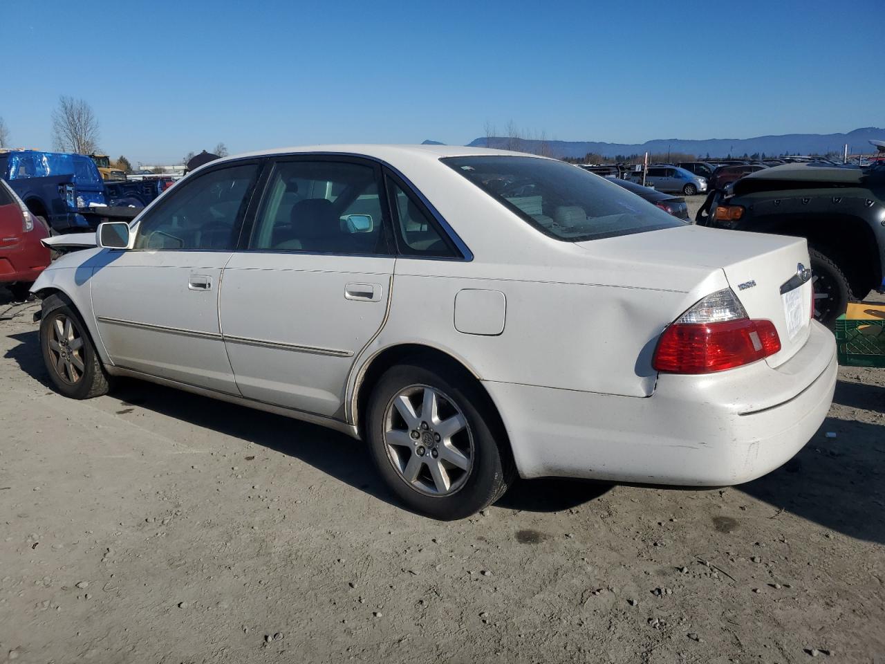 2003 Toyota Avalon - Image 2
