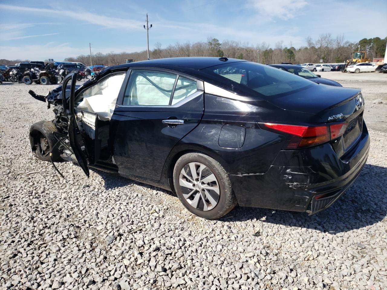 2019 Nissan Altima - Image 2