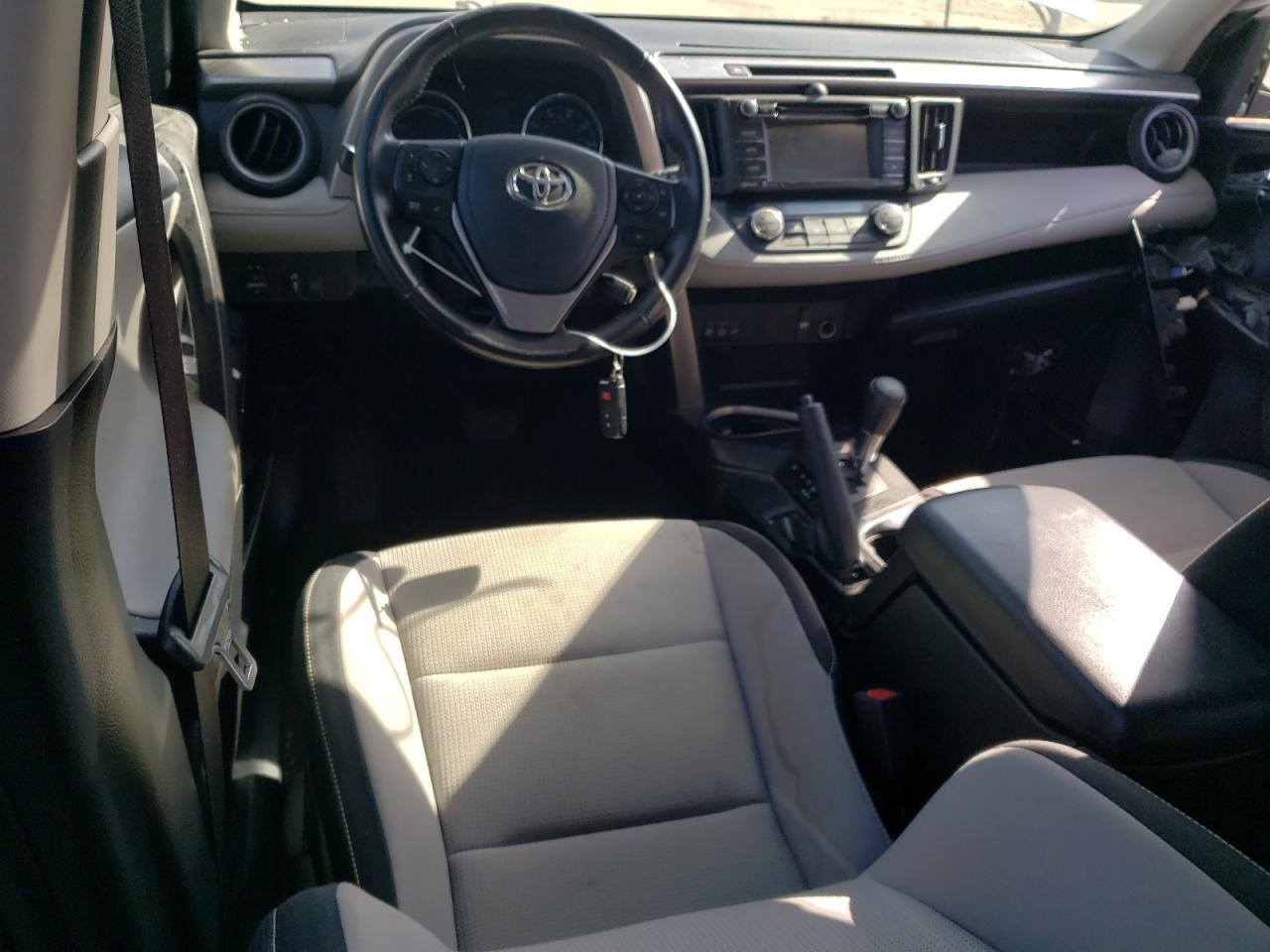 2017 Toyota Rav4 Hv Le VIN: JTMRJREV0HD068512 Lot: 43951004