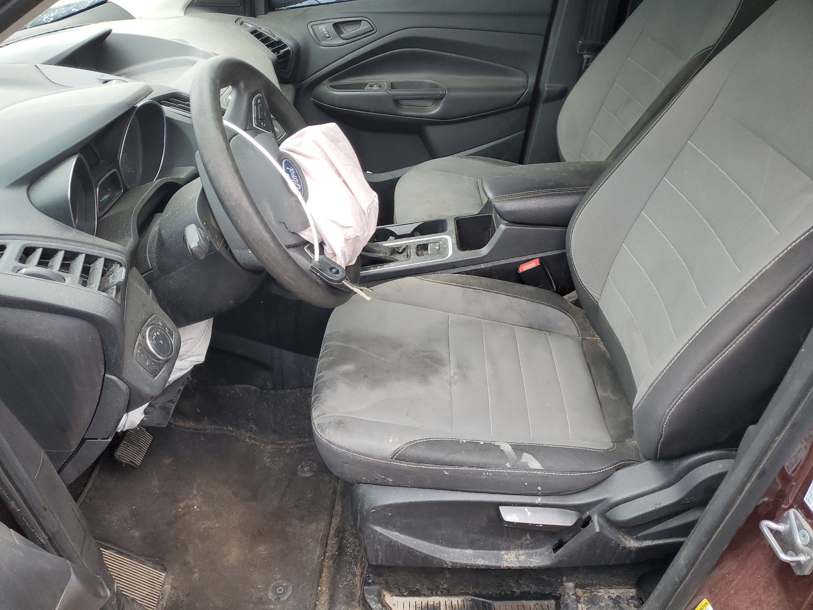 1FMCU0F77JUA16823 2018 Ford Escape S