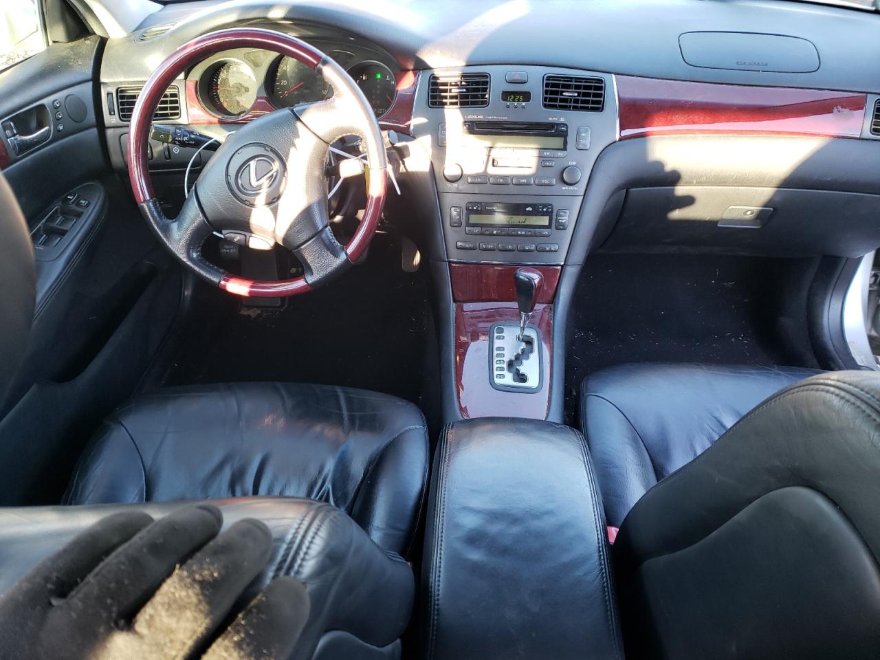 2002 Lexus ES - Image 8
