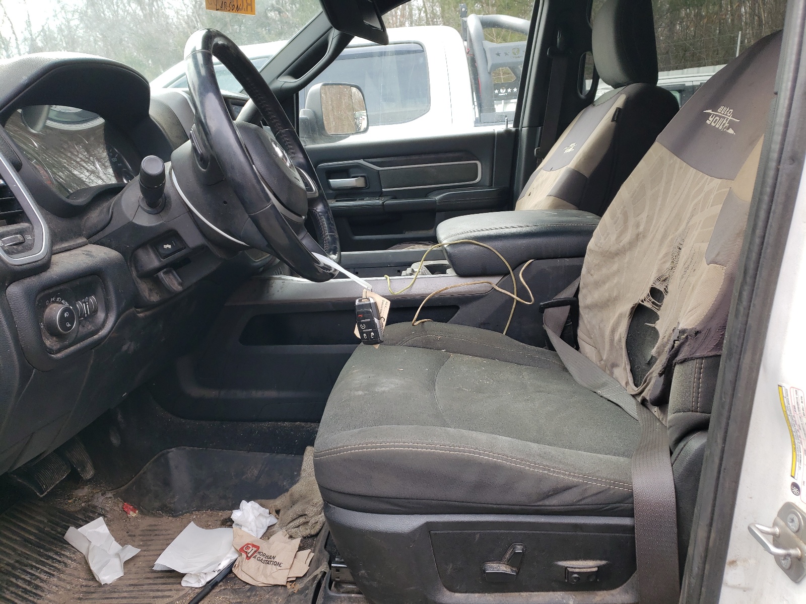 3C63RRHL8KG715877 2019 Ram 3500 Big Horn