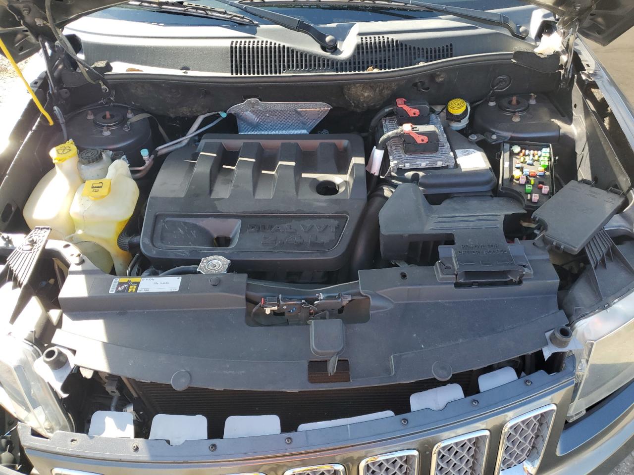 2017 Jeep Compass Latitude VIN: 1C4NJCEB8HD197986 Lot: 41785534