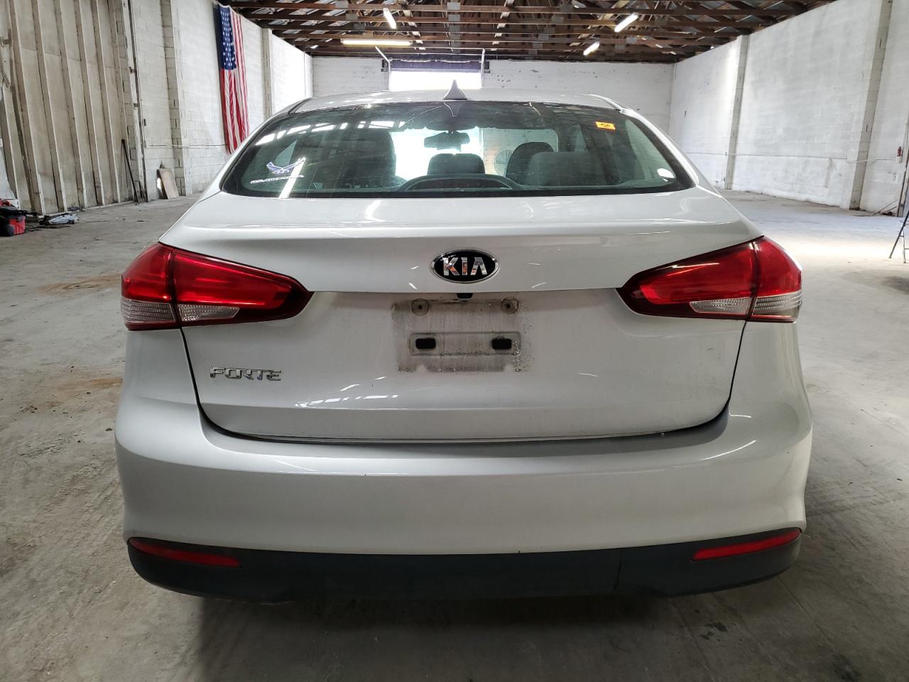 2017 Kia Forte Lx VIN: 3KPFL4A7XHE132321 Lot: 42002924