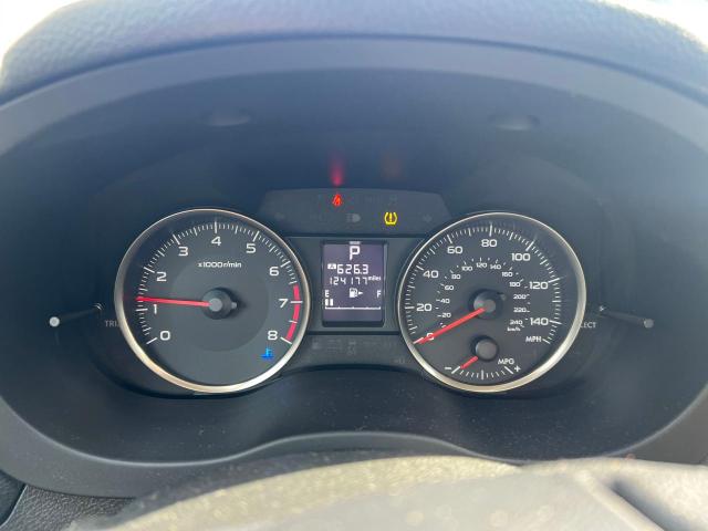 Паркетники SUBARU CROSSTREK 2017 Серебристый