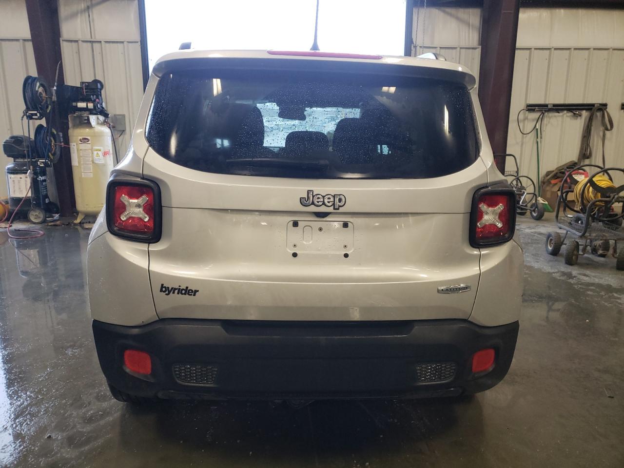 2015 Jeep Renegade Latitude VIN: ZACCJABT0FPB70000 Lot: 42653954