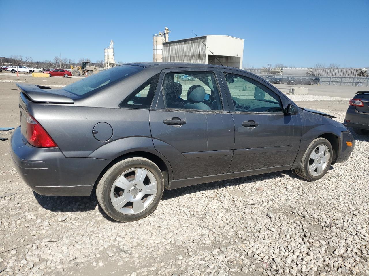 2005 Ford Focus Zx4 VIN: 1FAFP34N05W300273 Lot: 44596474