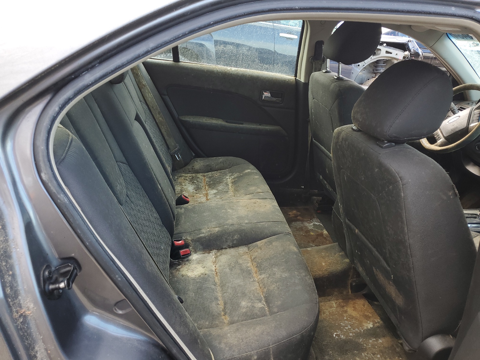 3FAHP0HA8BR311132 2011 Ford Fusion Se