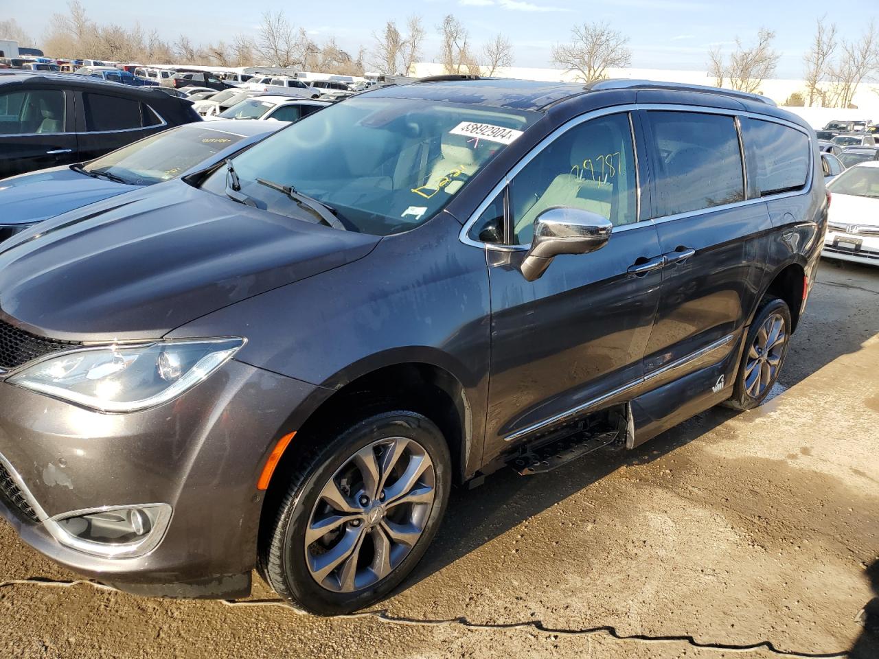 2C4RC1GG0KR537807 2019 Chrysler Pacifica Limited