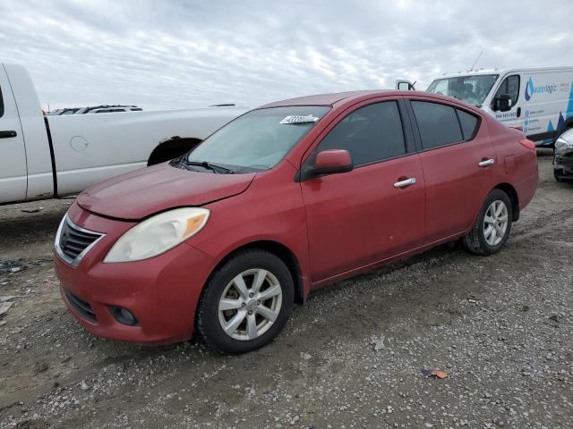 Sedans NISSAN VERSA 2013 Czerwony