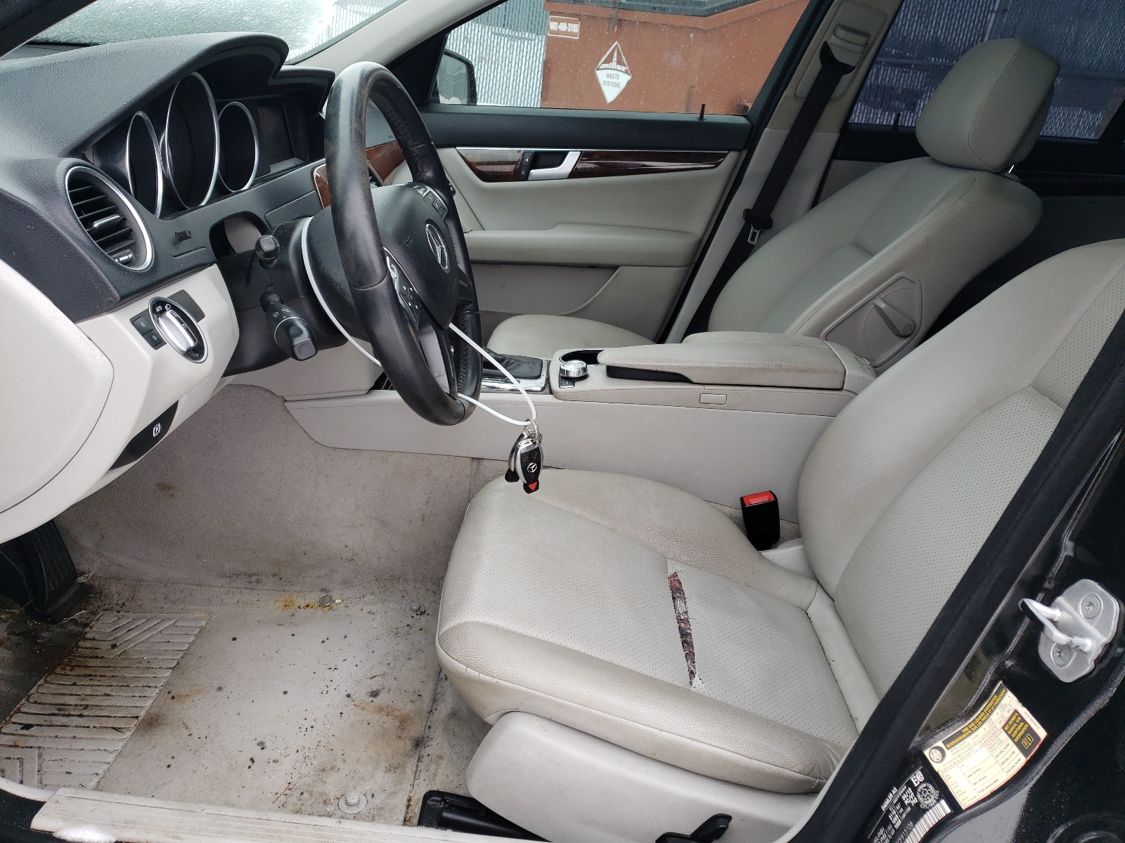 WDDGF8FB5CF913106 2012 Mercedes-Benz C 250 4Matic