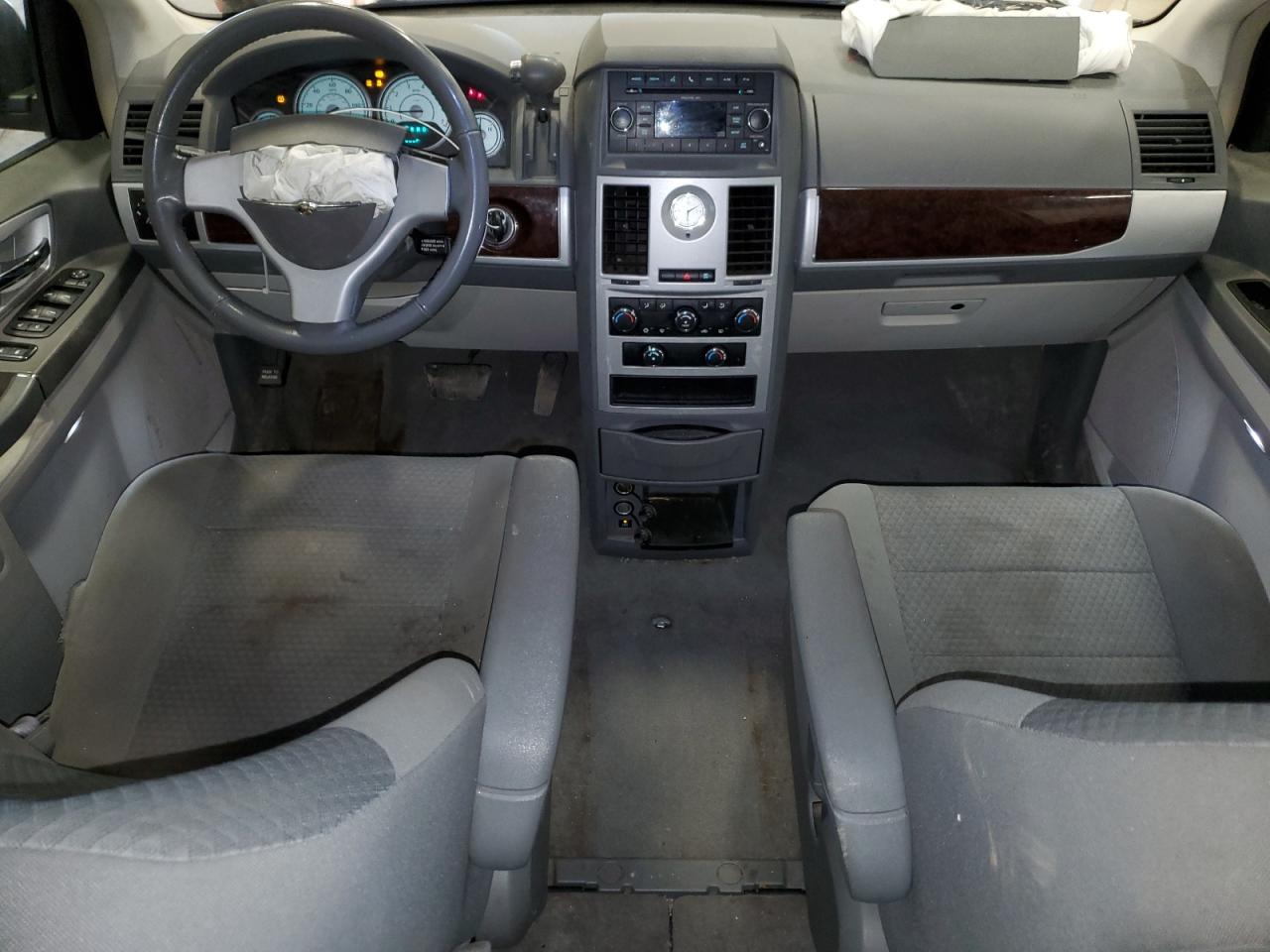 2010 Chrysler Town & Country Touring VIN: 2A4RR5D16AR373848 Lot: 44188094