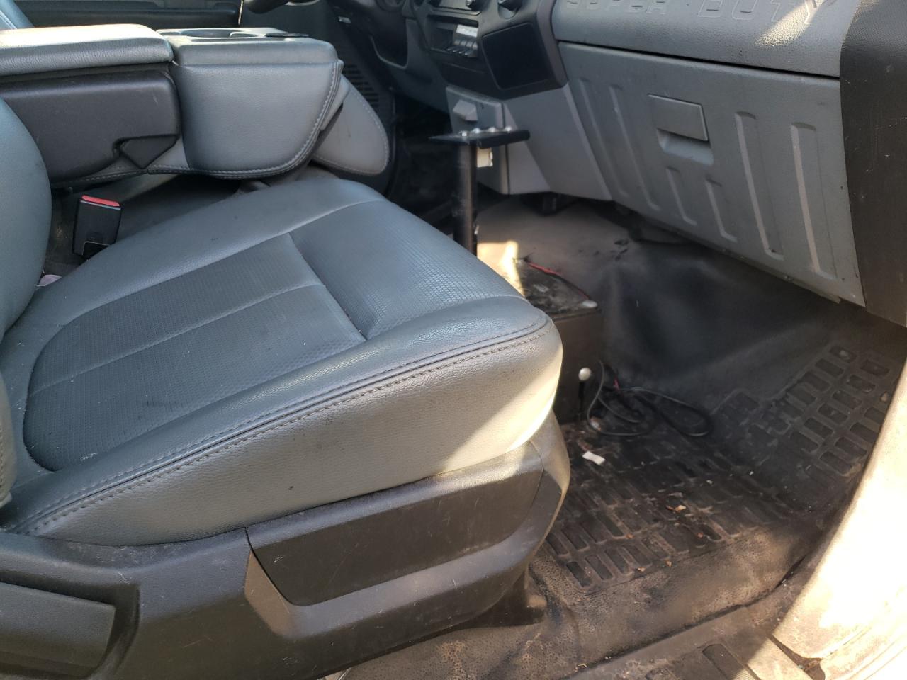 2011 Ford F450 Super Duty VIN: 1FDUF4GY5BEB47242 Lot: 43924964