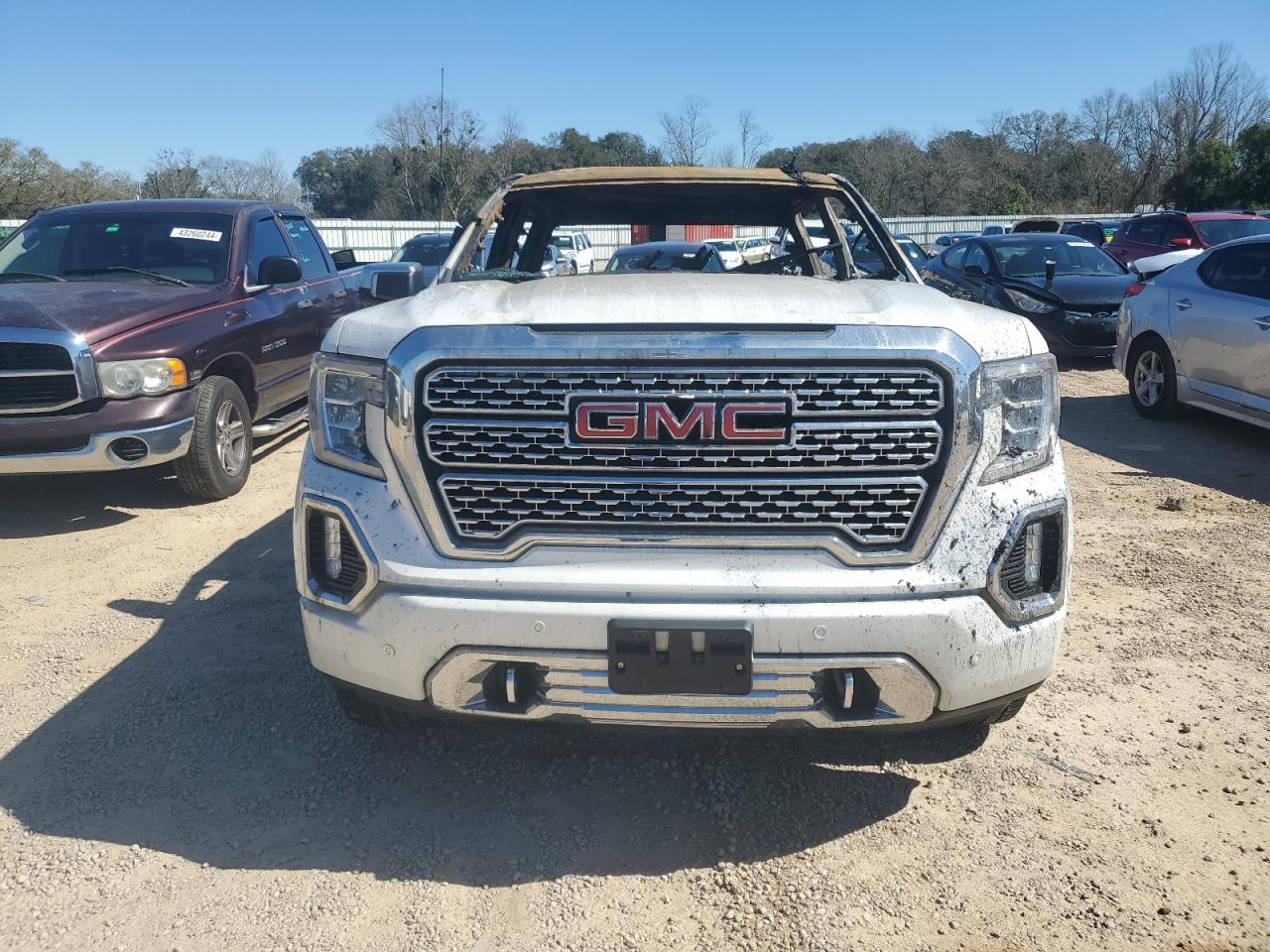 2022 GMC Sierra - Image 5
