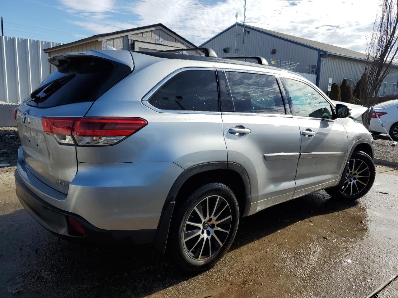 5TDJZRFH0HS462207 2017 Toyota Highlander Se