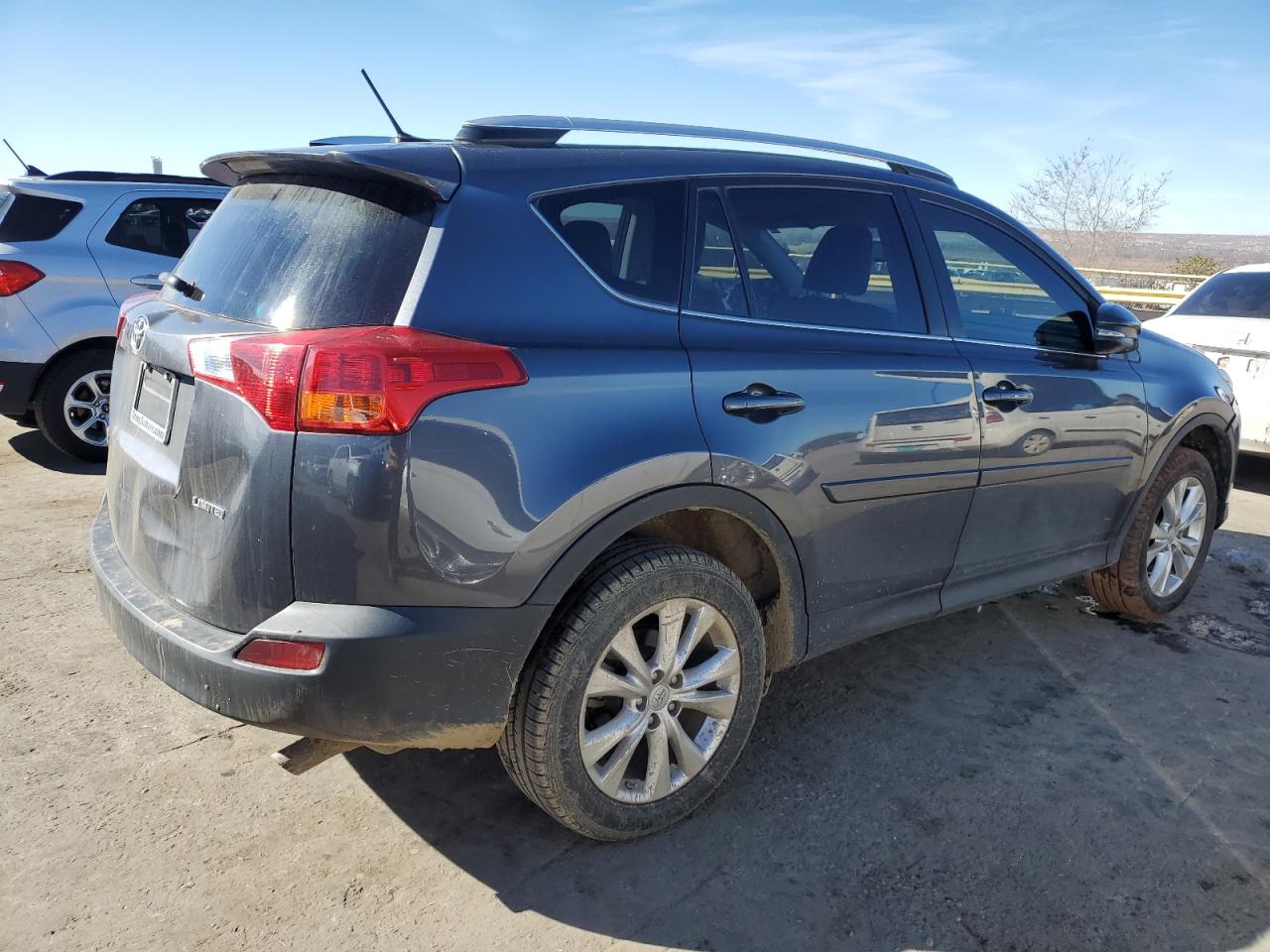 JTMYFREV3FD079577 2015 Toyota Rav4 Limited