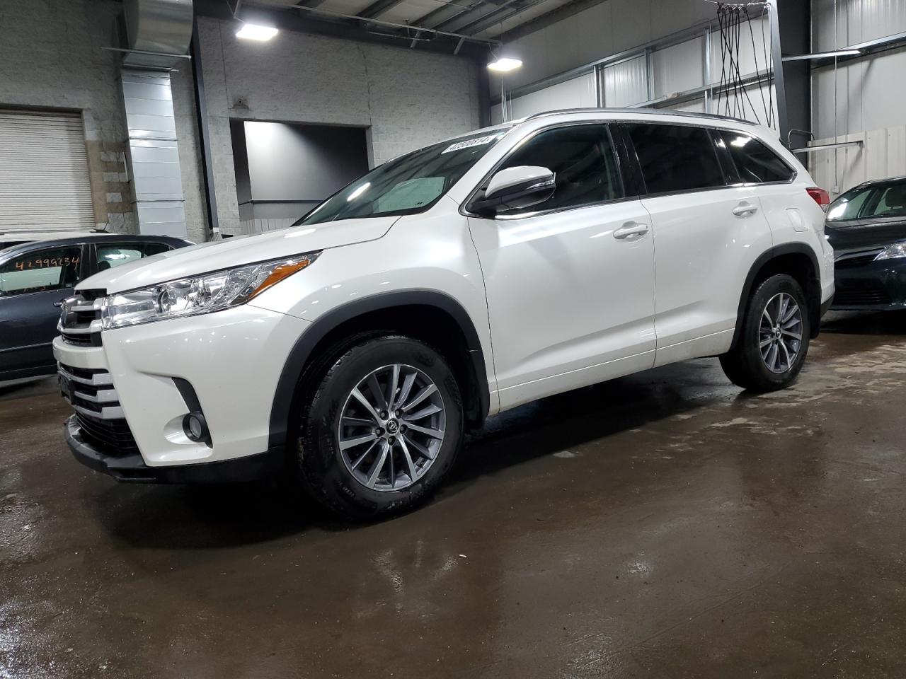 5TDJZRFH1JS901436 2018 Toyota Highlander Se